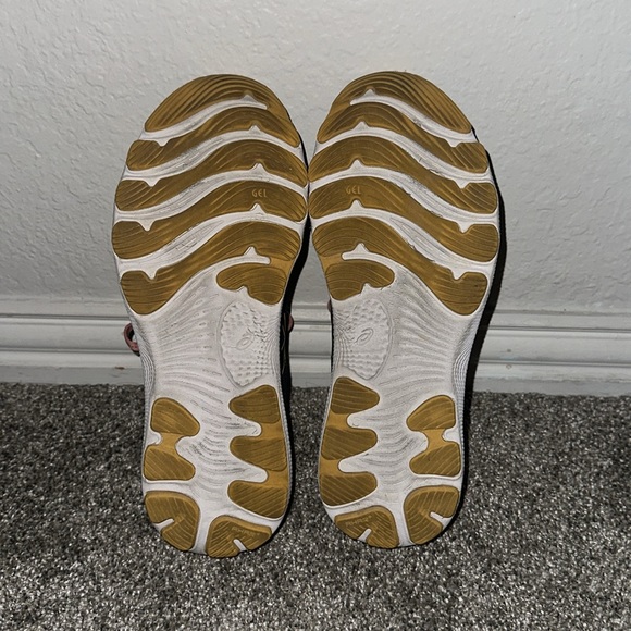 10B ASICS Gel Nimbus 24 - Picture 3 of 4